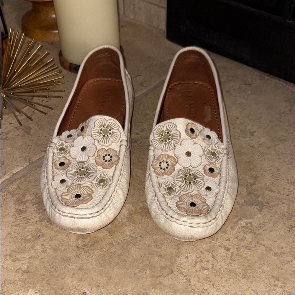 Coach Tea Rose Crosby White Moccasins with Flower Embellishments